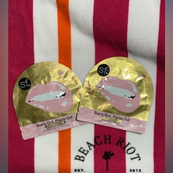 SF GLOW SKINCARE Suns Out,Pouts Out - Picture 4 of 7